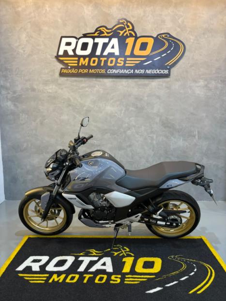 YAMAHA FZ 15 Fazer ABS, Foto 5