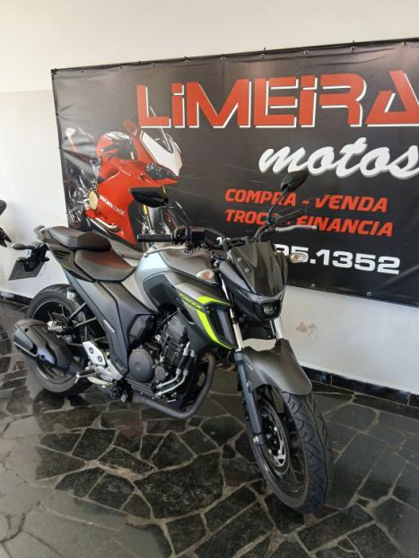 YAMAHA FZ 25 250 Fazer Flex , Foto 3