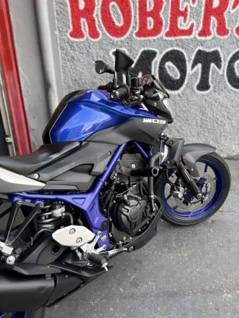 YAMAHA MT-03 300 , Foto 2