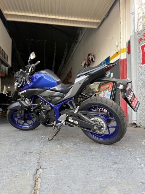 YAMAHA MT-03 300 , Foto 6