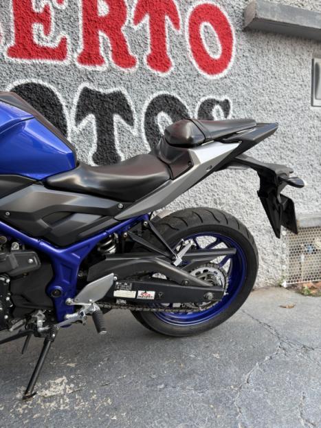 YAMAHA MT-03 300 , Foto 9