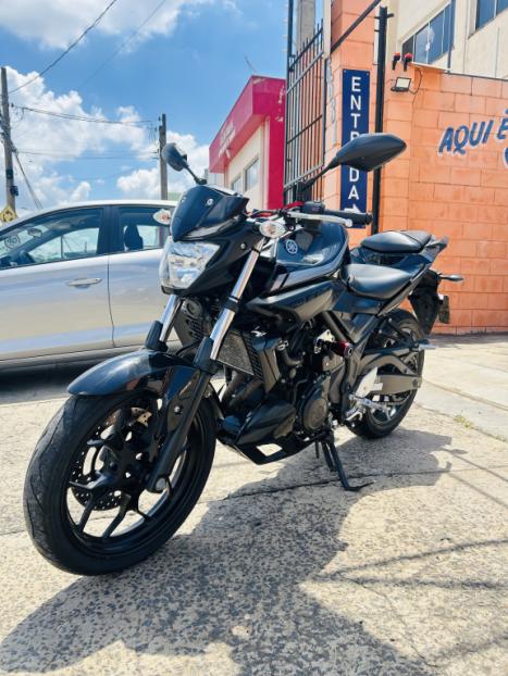 YAMAHA MT-03 300 ABS, Foto 2