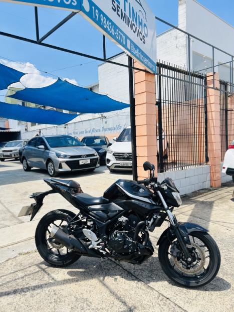 YAMAHA MT-03 300 ABS, Foto 3