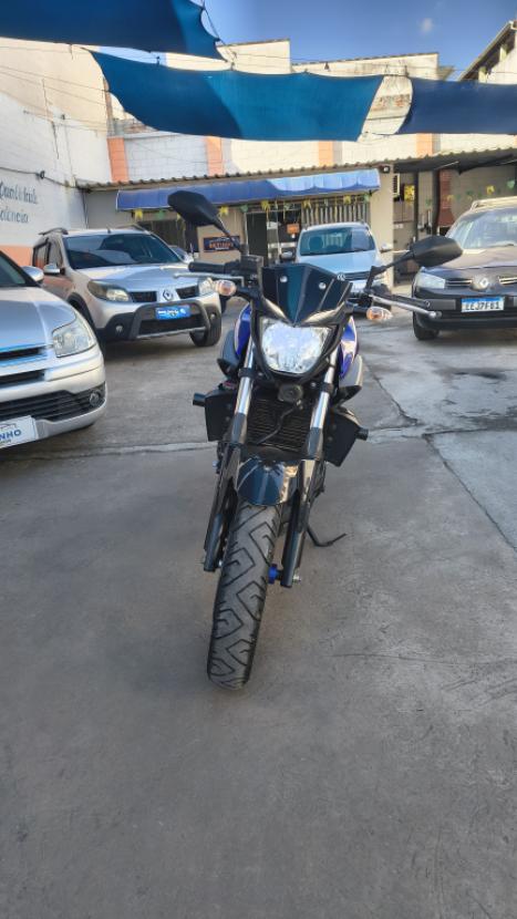 YAMAHA MT-03 300 ABS, Foto 6