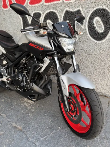 YAMAHA MT-03 300 ABS, Foto 12