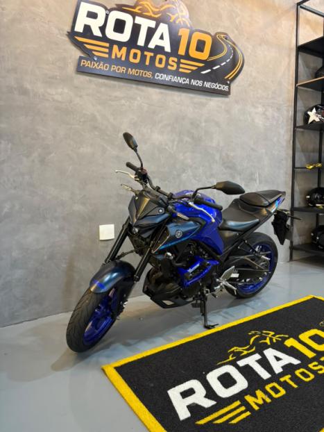 YAMAHA MT-03 300 ABS, Foto 4