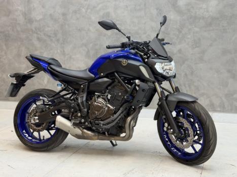 YAMAHA MT-07 700 ABS, Foto 1