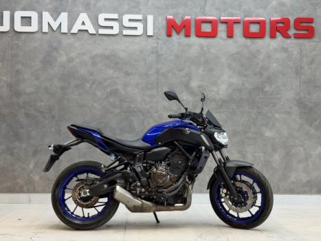 YAMAHA MT-07 700 ABS, Foto 3