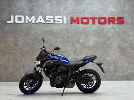 YAMAHA MT-07 700 ABS, Foto 4
