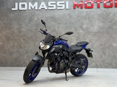 YAMAHA MT-07 700 ABS, Foto 7