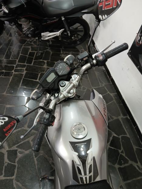 YAMAHA YS Fazer 250 , Foto 4