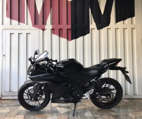 YAMAHA YZF R15 150 ABS, Foto 2
