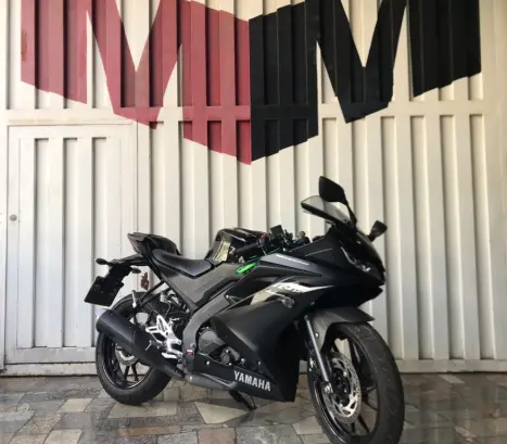 YAMAHA YZF R15 150 ABS, Foto 3