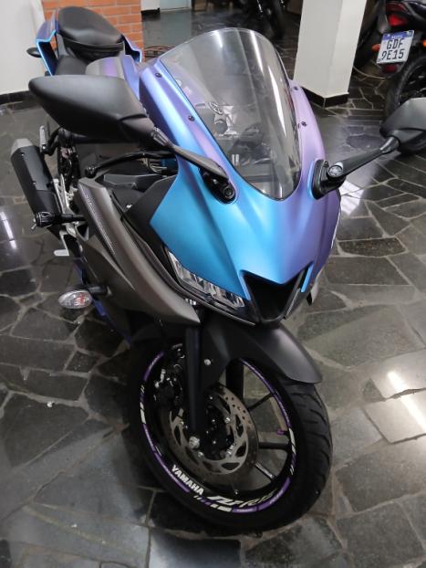 YAMAHA YZF R15 150 ABS, Foto 3