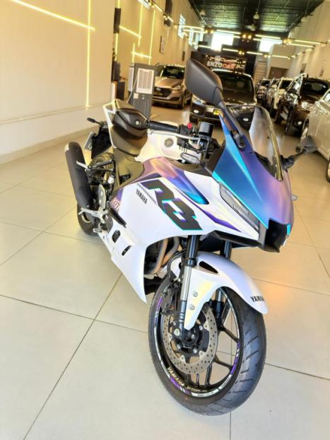 YAMAHA YZF R3 320 ABS, Foto 1