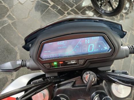 BAJAJ Dominar 200 , Foto 4