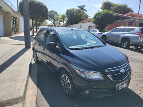 CHEVROLET Onix Hatch 1.4 4P FLEX LTZ, Foto 2