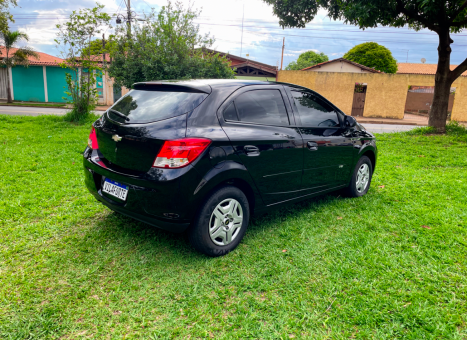 CHEVROLET Onix Hatch 1.0 4P FLEX LT, Foto 6