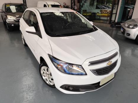 CHEVROLET Onix Hatch 1.4 4P FLEX LT, Foto 2