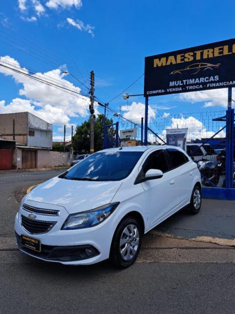 CHEVROLET Onix Hatch 1.4 4P FLEX LT, Foto 3