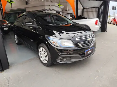 CHEVROLET Onix Hatch 1.4 4P FLEX LT, Foto 2