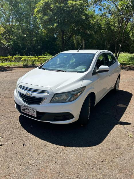 CHEVROLET Onix Hatch 1.4 4P FLEX LT, Foto 4