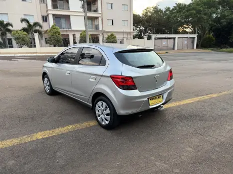 CHEVROLET Onix Hatch 1.4 4P FLEX LT, Foto 6