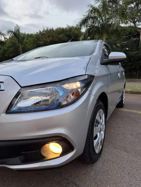 CHEVROLET Onix Hatch 1.4 4P FLEX LT, Foto 8