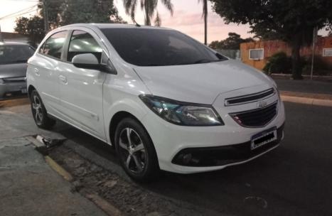 CHEVROLET Onix Hatch 1.4 4P FLEX LT, Foto 3