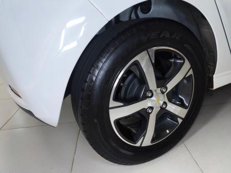 CHEVROLET Onix Hatch 1.4 4P FLEX LTZ, Foto 6