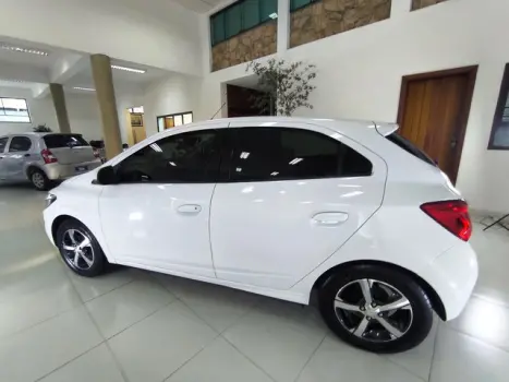 CHEVROLET Onix Hatch 1.4 4P FLEX LTZ, Foto 17