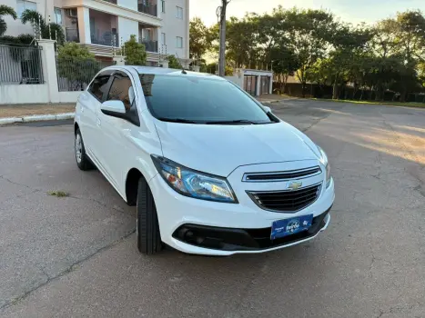 CHEVROLET Onix Hatch 1.4 4P FLEX LT, Foto 3