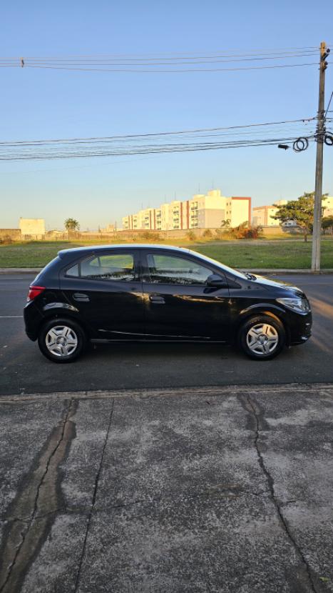CHEVROLET Onix Hatch 1.0 4P FLEX JOY BLACK, Foto 4