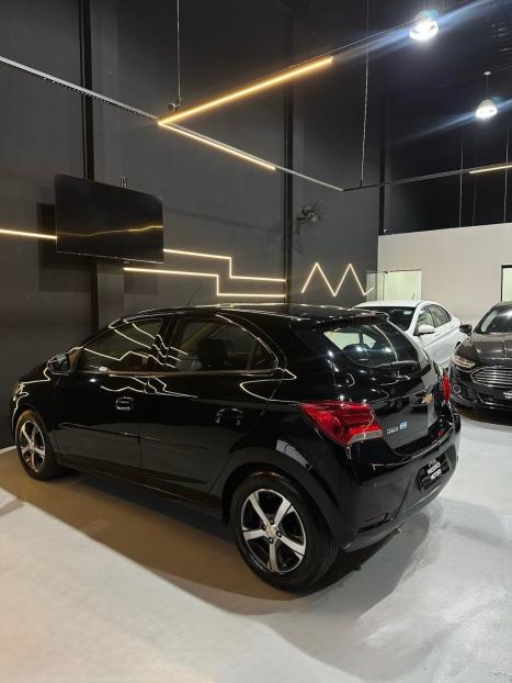 CHEVROLET Onix Hatch 1.4 4P FLEX LTZ, Foto 3
