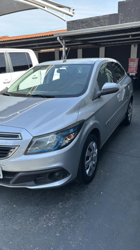CHEVROLET Onix Hatch 1.4 4P FLEX LT, Foto 1