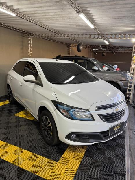 CHEVROLET Onix Hatch 1.4 4P FLEX LTZ, Foto 3