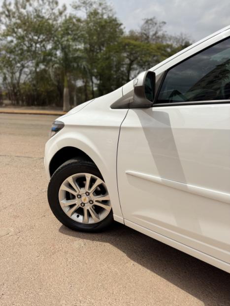CHEVROLET Onix Hatch 1.0 4P FLEX LT LOLLAPALOOZA, Foto 2