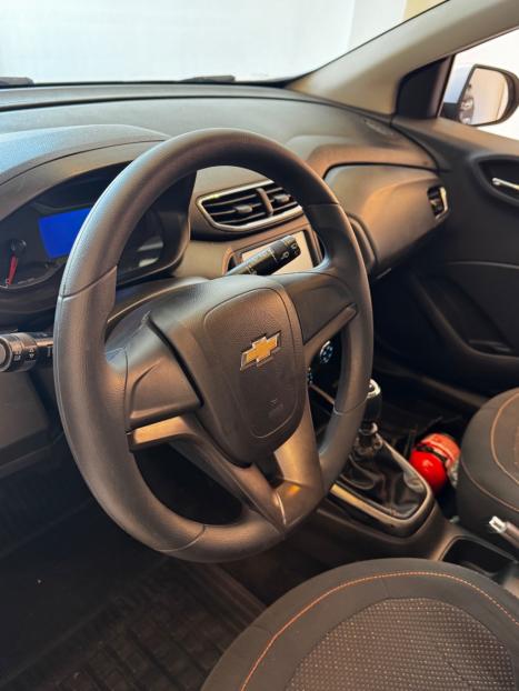 CHEVROLET Onix Hatch 1.4 4P FLEX LTZ, Foto 4