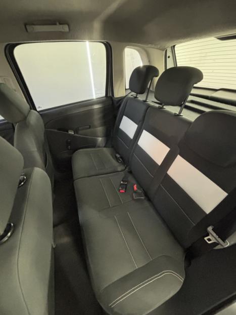FIAT Idea 1.6 16V 4P FLEX ESSENCE DUALOGIC AUTOMATIZADO, Foto 9