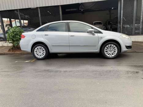 FIAT Linea 1.8 16V 4P FLEX ESSENCE DUALOGIC AUTOMATIZADO, Foto 4