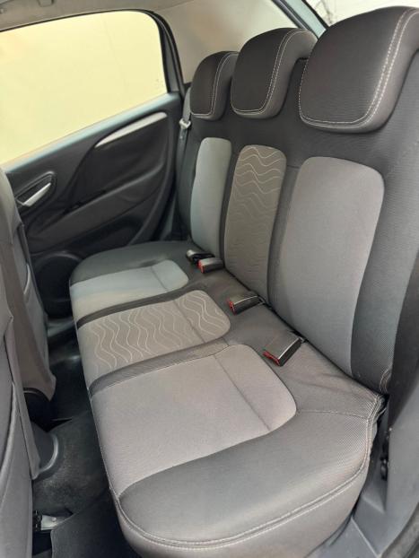 FIAT Punto 1.4 4P FLEX ATTRACTIVE ITALIA, Foto 11