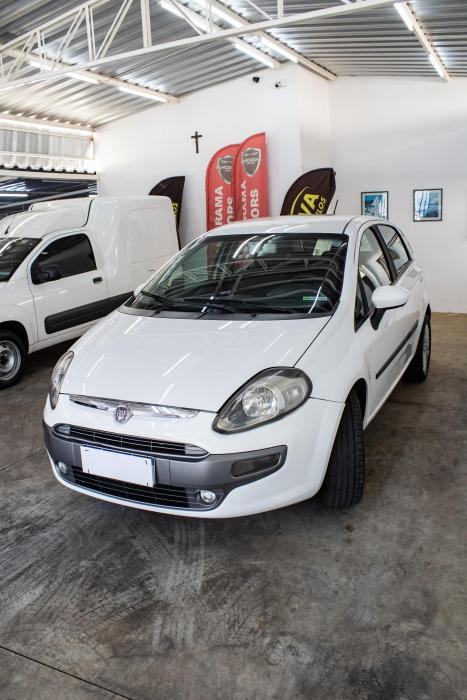 FIAT Punto 1.6 16V 4P FLEX ESSENCE DUALOGIC AUTOMATIZADO, Foto 4