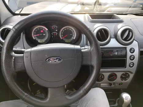 FORD Fiesta Hatch 1.6, Foto 11