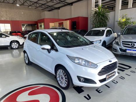 FORD Fiesta Hatch 1.0 12V 4P TITANIUM PLUS ECOBOOST TURBO POWERSHIFT AUTOMTICO, Foto 2