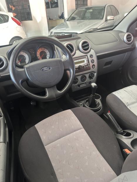 FORD Fiesta Hatch 1.6, Foto 8