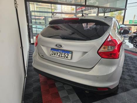 FORD Focus Hatch 1.6 16V 4P SE PLUS FLEX, Foto 5