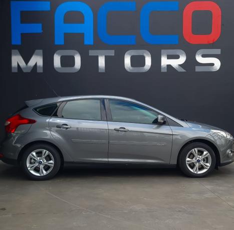 FORD Focus Hatch 1.6 16V 4P SE PLUS FLEX, Foto 3