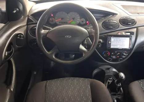 FORD Focus Hatch 1.6 4P, Foto 9