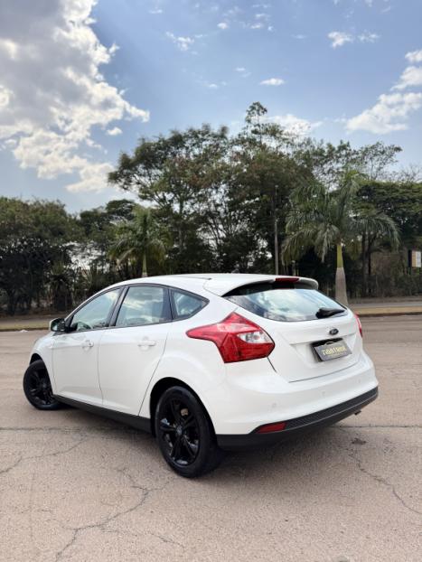 FORD Focus Hatch 1.6 16V 4P SE PLUS FLEX, Foto 8