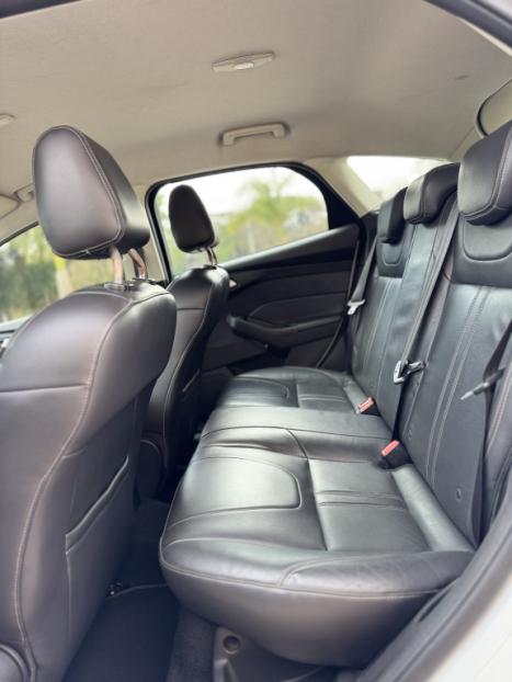 FORD Focus Hatch 1.6 16V 4P SE PLUS FLEX, Foto 13